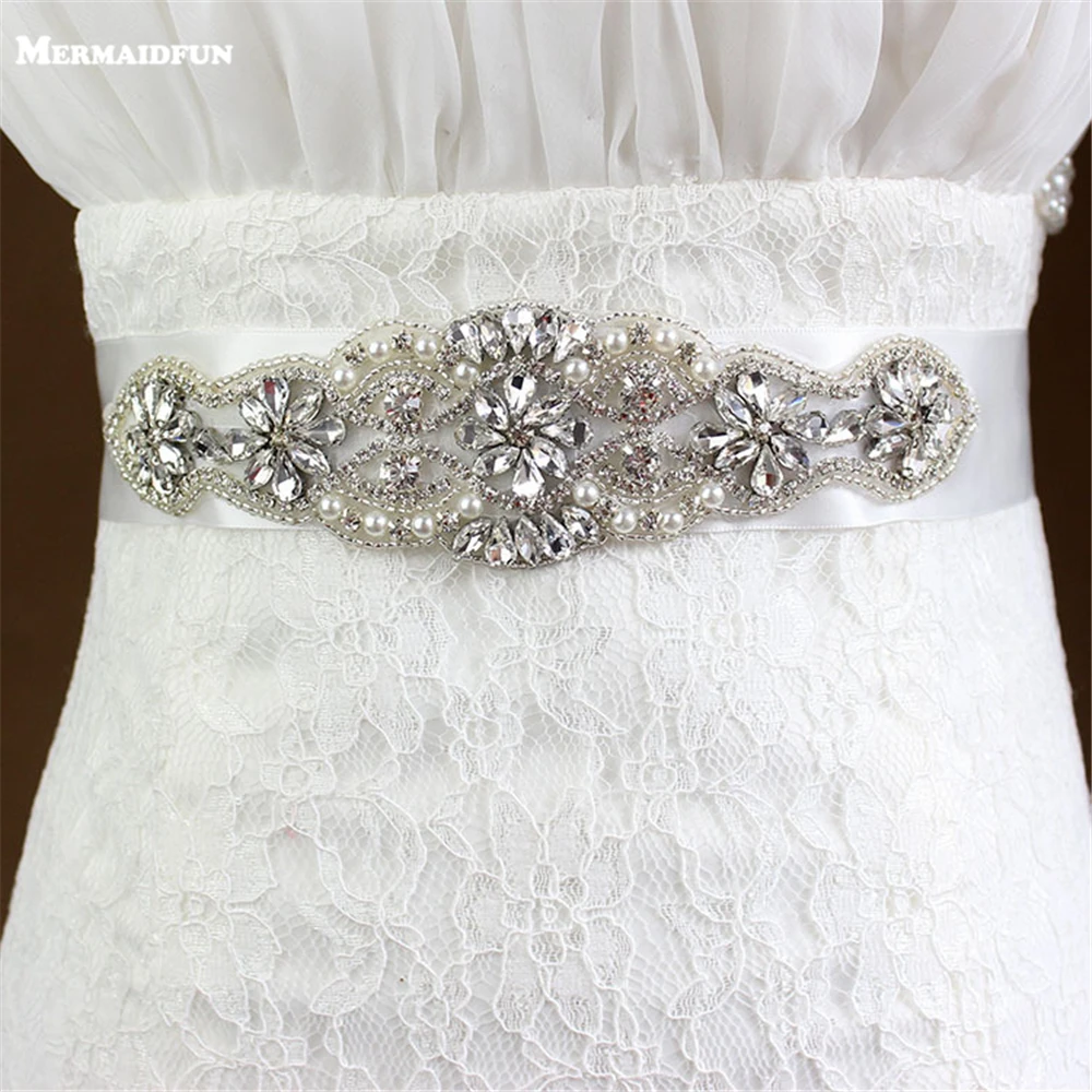

2019 New Crystal Beaded Bridal Belt with White Robbion Ball Gown Button Wedding Accessories Wedding Sashes