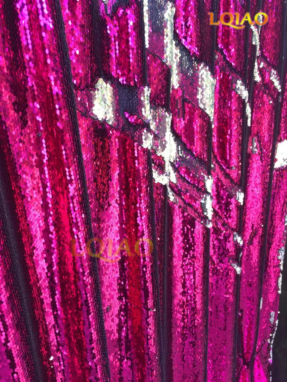 04-Fuchsia Silver Reversible Sequin Backdrop