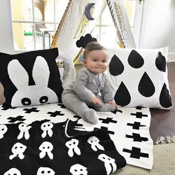 Новое Детское одеяло для новорожденных флис черный, белый цвет крест кролик фланели постельные принадлежности диван Мантас покрывало