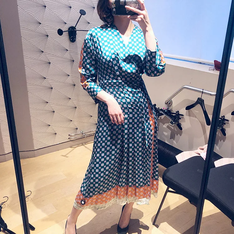 

2019 Spring and Summer New Pin Clash Plate Long Sleeved V Collar Dress Women V-Neck Print Women Dress
