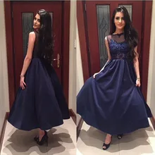 2016 neue arabische spitze satin abendkleid eine Linie dark navy billige schiere hals ärmellos tee länge abendkleid