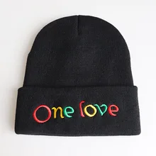 Одна любовь письмо шапочки Новое поступление Для мужчин Для женщин Повседневное Шапки Лыжная шапочка Зимняя вязаная Вышивка Головные уборы распродажа высокое качество