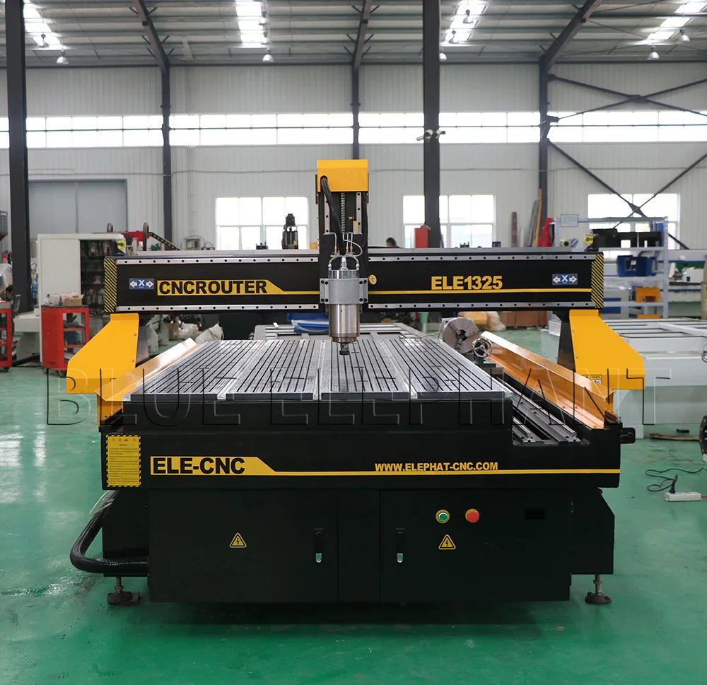 factory picture of 1325 4 axis 3d engraving machine