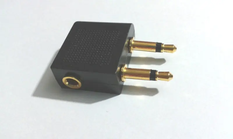 

50PCS X Gold-plated 3.5 mm to 3.5 mm 2 Airplane Headphone audio Adapter