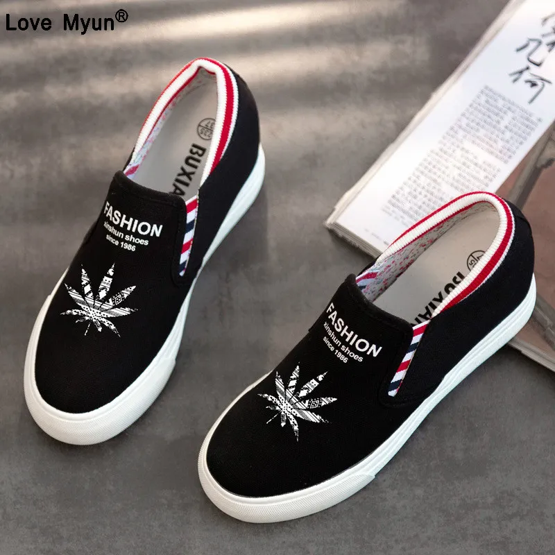 

Cartoon printing Women Vulcanized Shoes Sneakers Ladies Lace-up Casual Shoes Breathable Walking Canvas Shoes Graffiti Flat