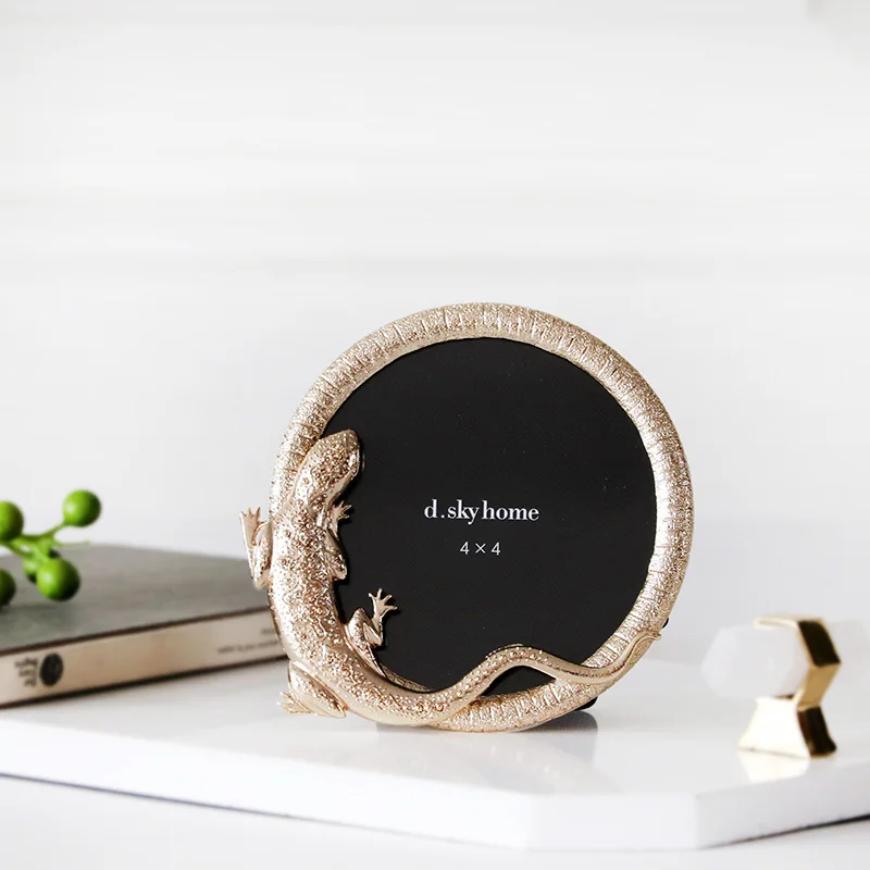 

Modern metal gecko fashion golden photo frame luxury creative personality round photo frame wedding decoration photo frame