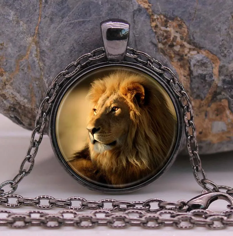 

Prey Born Free Lion King Necklace Pendant gifts glass The lion Necklace Pendant Sweater Chain Gift X172