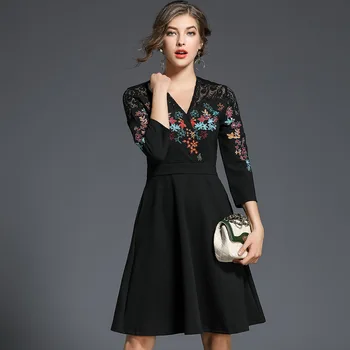 

2018 Euro Style New Style V Collar Lace Spliced Embroidered A-Line Dress Fashion Slim Elegant All Matched Temperament Lady Dress