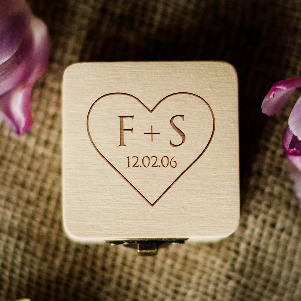 

New Arrival Couples Marriage Party Personalized Square Box Unique Wooden Wedding Ring Box Custom Name Party Ring Holder Supplies