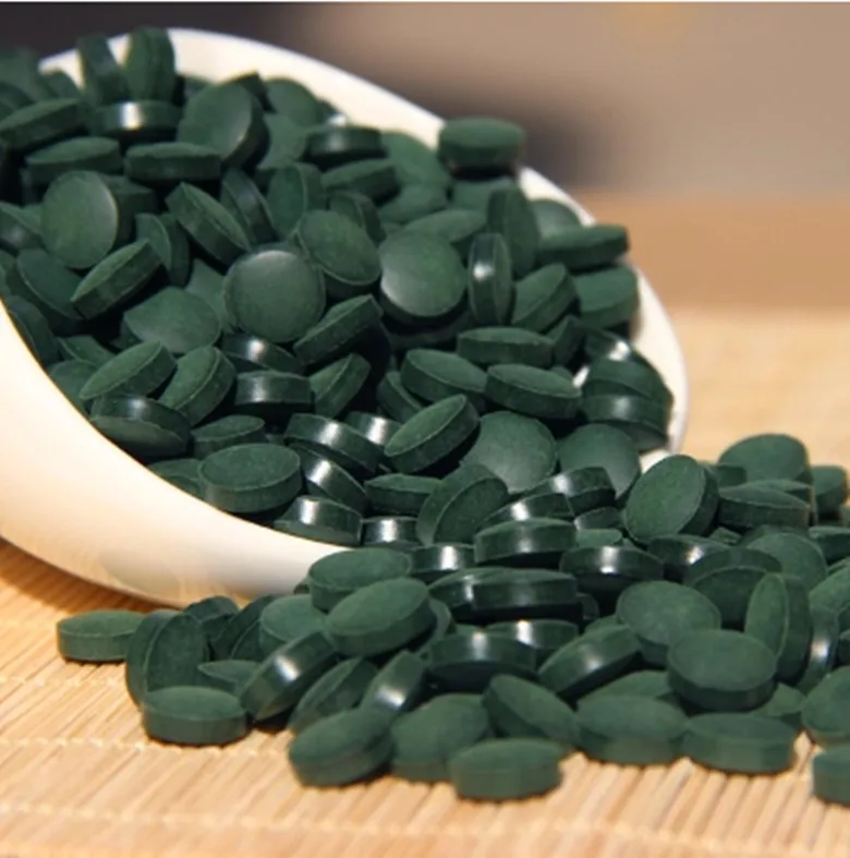 Хлорелла таблетки, 50 гр. Зеленые таблетки водоросли. Spirulina водоросль. Spirulina темно зеленые. Водоросль хлорелла в таблетках.