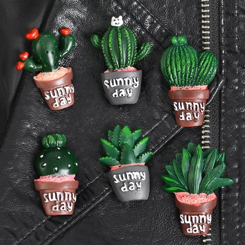 

Cute Potted Plants badges and Cacti Brooches Cactus Mini Plant Resin Brooch pin on badges for Clothes Bags Backpacks 1piece