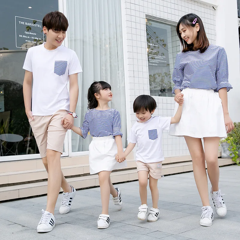 

Family Matching Clothes Mother Daughter Skirts Casual Striped Clothing Family Look Father Son Outfits clothe Summer Korean-style
