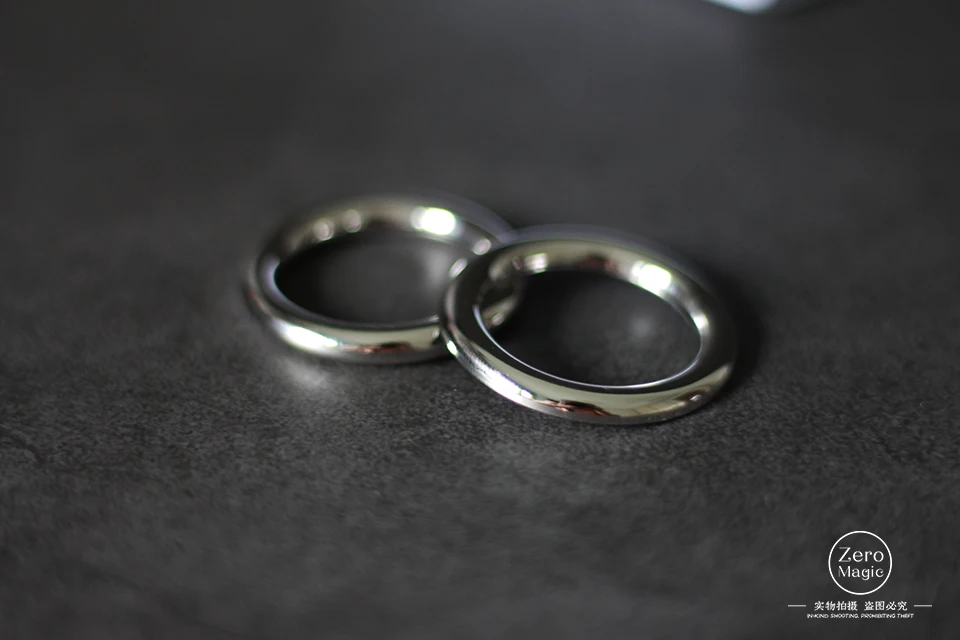 

Ellis Ring Magic Tricks Penetrate Vanish Magia Magician Close Up Street Illusions Gimmick Props Fun Pass Through Magie