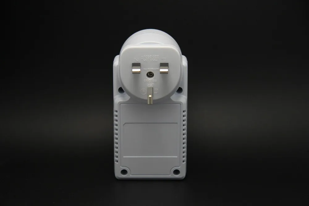 

UK standard Wifi Power Socket Wireless Plug Timer Switch  Phone Wireless Remote Control Home Appliance Automation
