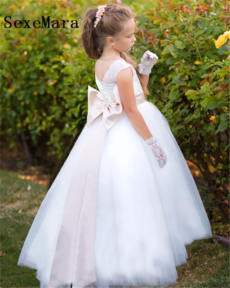 Wit Ivoor Champagne Kant Bloem Meisjes Jurken Met Riem Floor Lengte Meisjes Eerste Communie Jurk Prinses Meisjes Jurken Wit Ivoor Champagne Kant Bloem Meisjes Jurken Met Riem Floor Lengte Meisjes Eerste Communie Jurk Prinses Meisjes Jurken