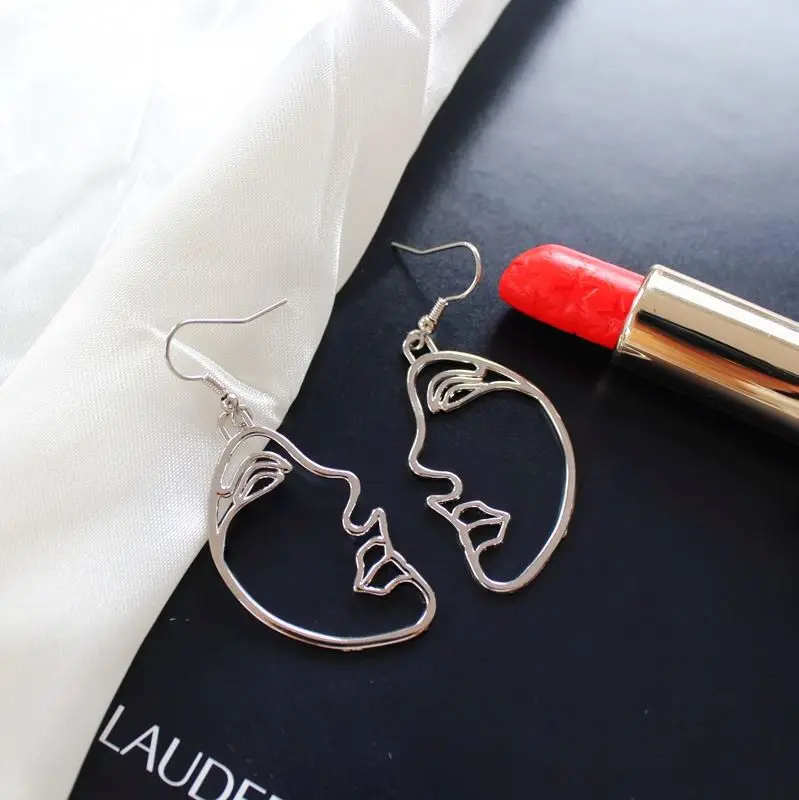 Carvejewl Girls Multiple Choice Earrings Retro Metal Alloy Fashion Abstract art Hollow Out face Dangle Earring for women jewelry