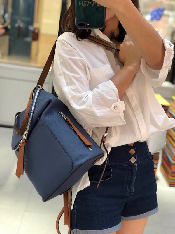 

2019 most fashionable style High-grade real leather Backpack women Multi-purpose bag famous brand cowhide Backpack Free shipping