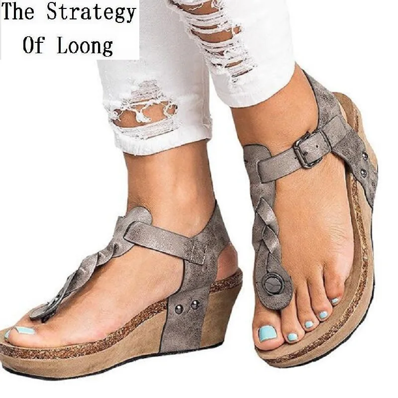 

2019 New Summer Europe America style Clip Toe Big Size Women Sandals Wedge Heels Platform Back Strap Antiskid Sole Rivets Shoes