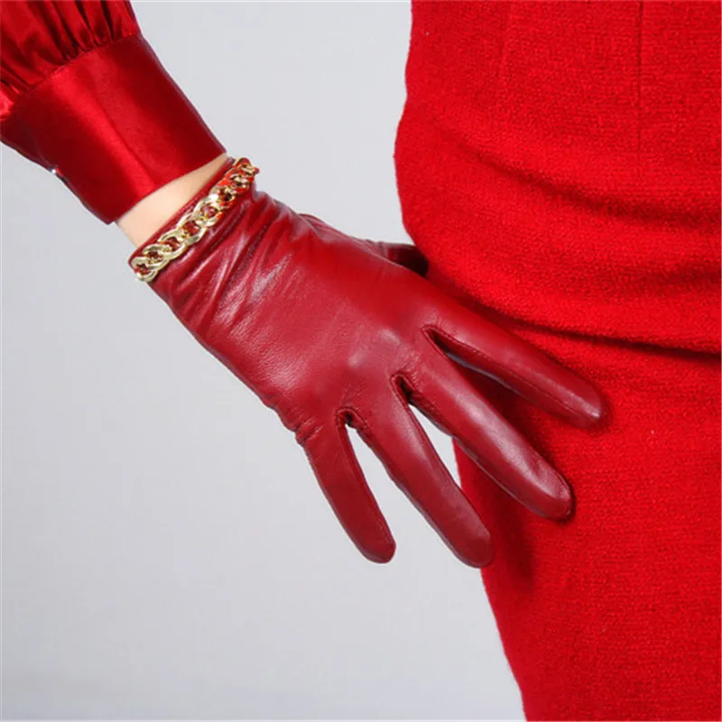 NEW 2019 Pure Sheepskin Gloves China Red Gold Color Chain Thin Velvet Lined Keep Warm Woman's Genuine Leather Gloves TB93-2