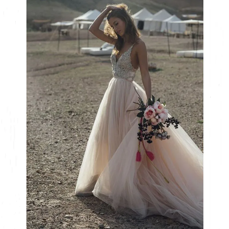

Beach Wedding Dress 2019 V-neck Light Pink Tulle Backless Bridal Gown Spaghetti Straps Beading Wedding Gown Vestido de Noiva