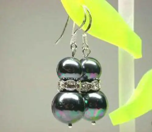 

Free shipping Very Beautiful black shell pearl earring