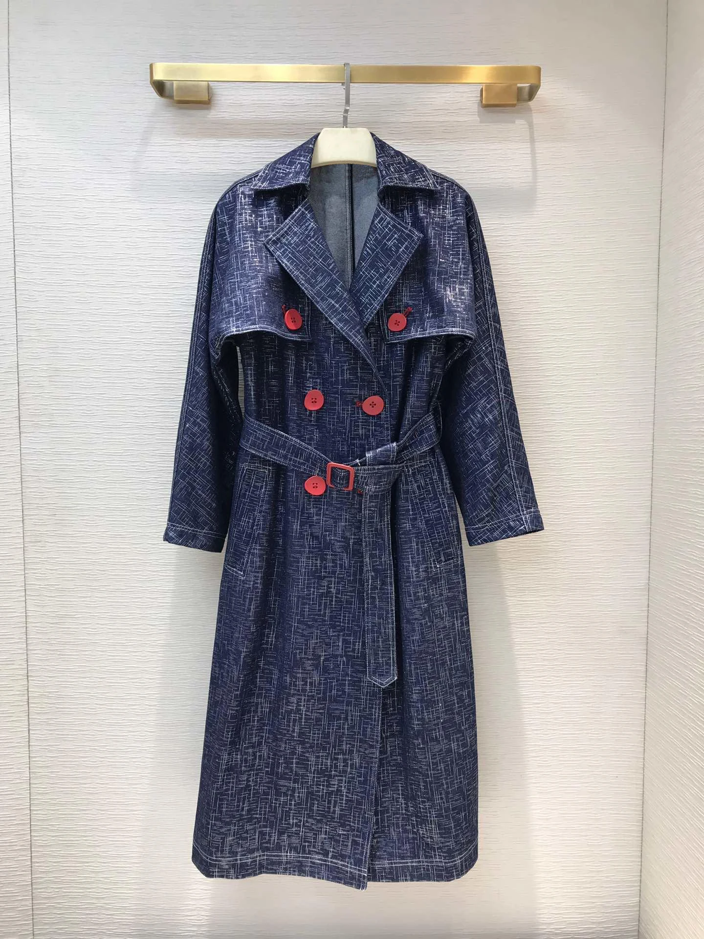 

2019 new ladies high quality fashion long sleeve lapel solid color raglan fake two-piece sleeve trench coat 0720