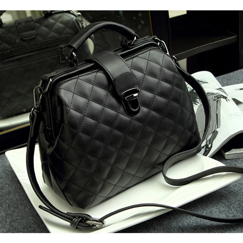 

Women Handbag Leather Small Doctor Bag Ladies Shoulder Bag Female Crossbody bags Lock Chain Rivets Girls Vintage day clutches