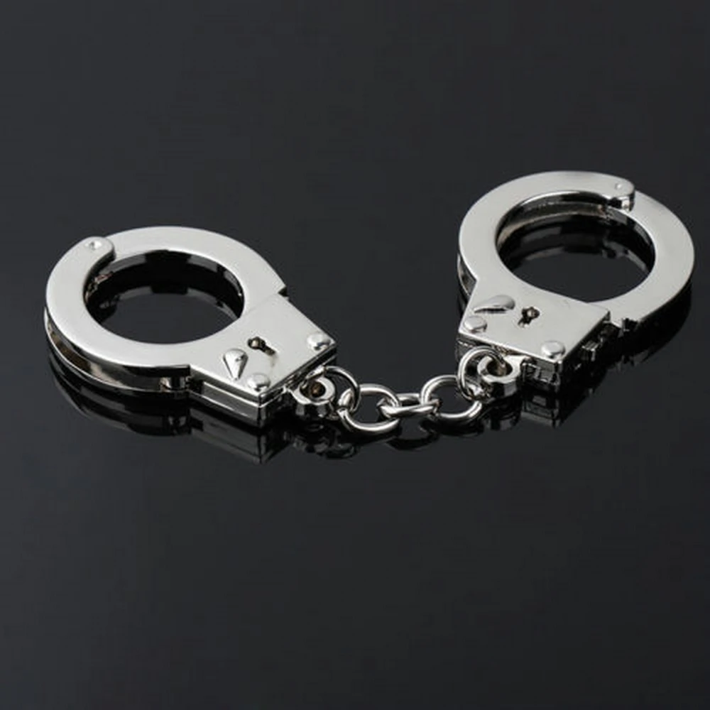Fashion Creative Men Metal Handcuffs Shape Chain Keychain Keyring Key Ring Jewelry Gift цена Fashion Creative Men Metal Handcuffs Shape Chain Keychain Keyring Key Ring Jewelry Gift цены онлайн