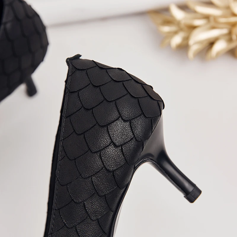 Cuero rojo Mujeres Vaca Las Ol Negro Fiesta Superficial Soltera Vestido De Mujer Bombas Serpentina Zapatos Moda Alto Boda Tacón Aguja Tacones Señoras gEqEwd1