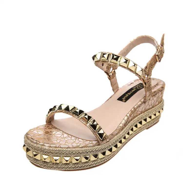 gold wedges with studs