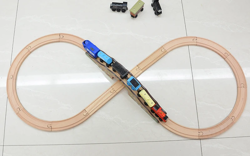 Паровозик Томас, набор деревянных железных дорог, 8 видов, деревянный паровозик, набор для поезда, игрушки, аксессуары для поезда, трек, игрушки