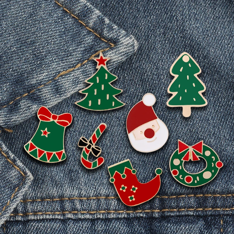 

Cute Christmas Tree Boots Santa Claus Jingle Bell Brooch Cartoon Enamel Pins for Women Winter Lapel Pin Badges Jewelry Kids Gift
