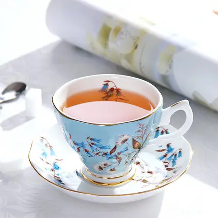 Европейский костяной фарфор королевская кофейная чашка и блюдце набор роскошных чашек ручной работы черного чая золотая рисованная фарфоровая чашка