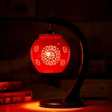 Красное искусство китайская спальня гостиная Свадебная настольная лампа Цзиндэчжэнь настольная лампа фарфоровая Керамическая Настольная лампа деревянная