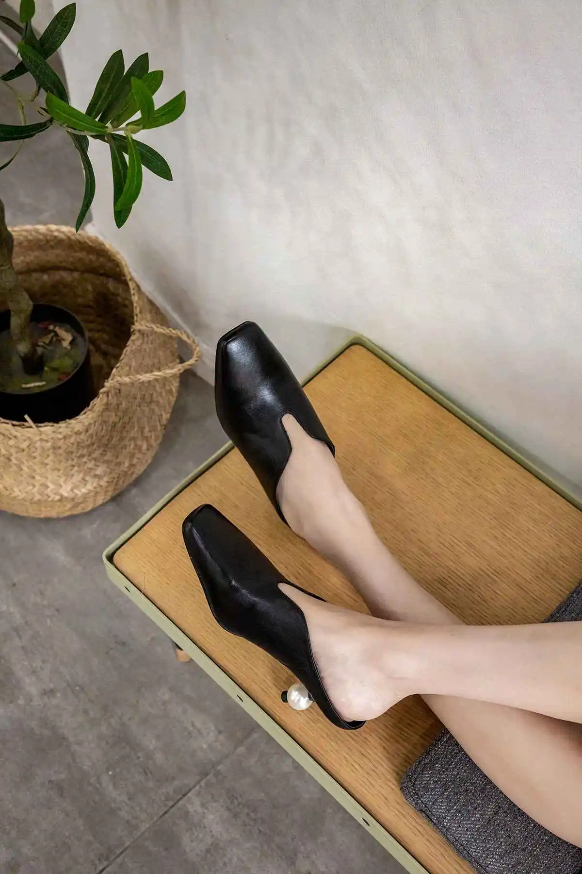 Krazing Pot/Роскошные женские туфли-лодочки из овечьей кожи на высоком каблуке с жемчужинами классические туфли без застежки с квадратным носком в европейском стиле; подиумная обувь; L89