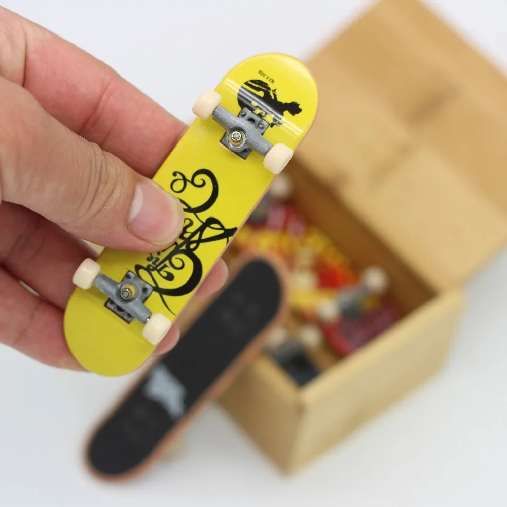 

Finger Skateboards toys for boys child fingerboard gift boarding with random color