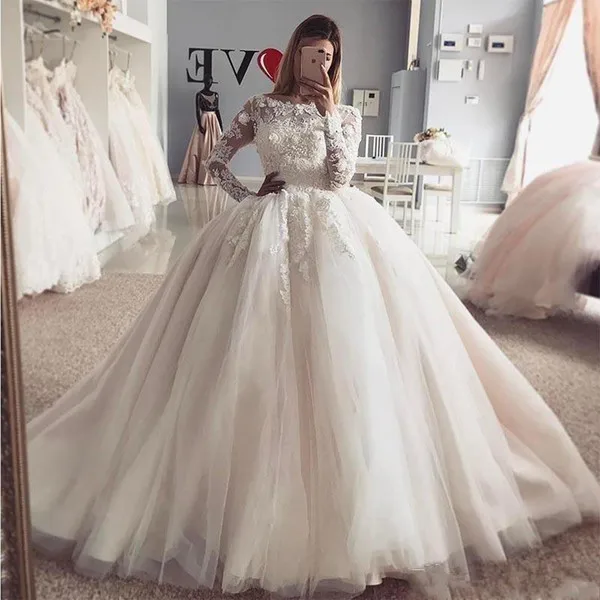 Princess Ball Gown Wedding Dresses Vintage Long Sleeves Appliqued Lace Wedding Gowns Plus Size Bridal Dress Custom Made