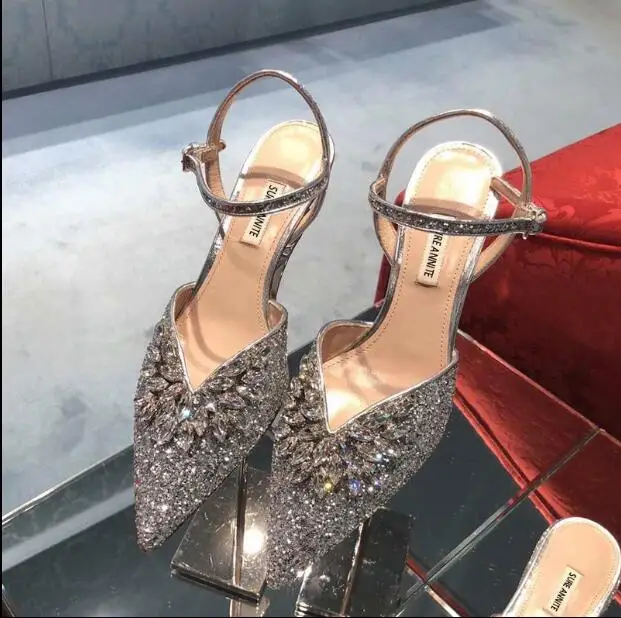 

High-end hand-sewn women's shoes 2019 summer new beaded elegant rhinestone pointed wedding banquet high-heeled sandals
