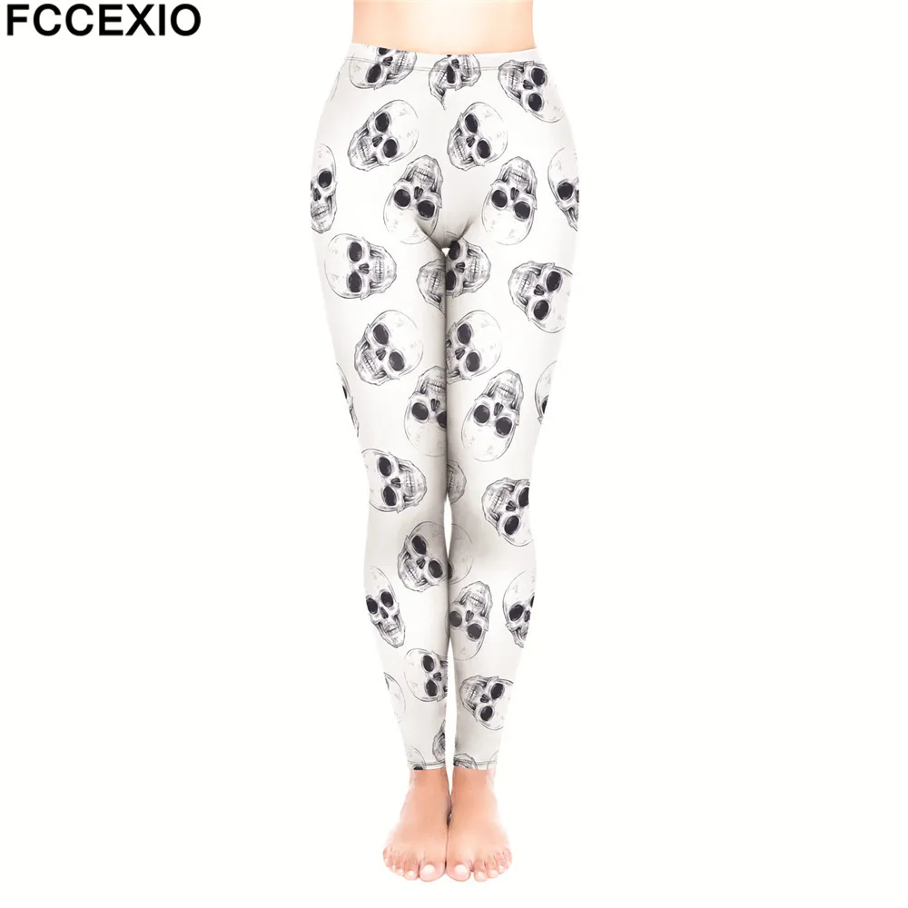 54704 skulls on white (1)