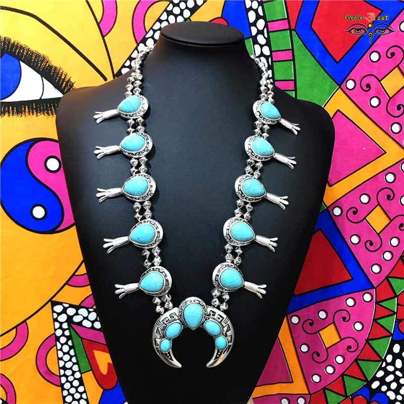 

Western Europe Blue natural stone Crescent Necklace Ox Horn Antique Exaggerated Ornament