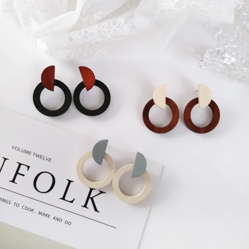 Hong Kong retro style wooden geometric shape trend