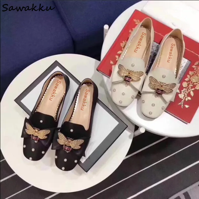 

Sawakku Brand Fashion Shoes Woman Elegant Crystal Soft Real Leather Ladies Flats Pearls Bees Decor Comfortable Casual Shoes 2018