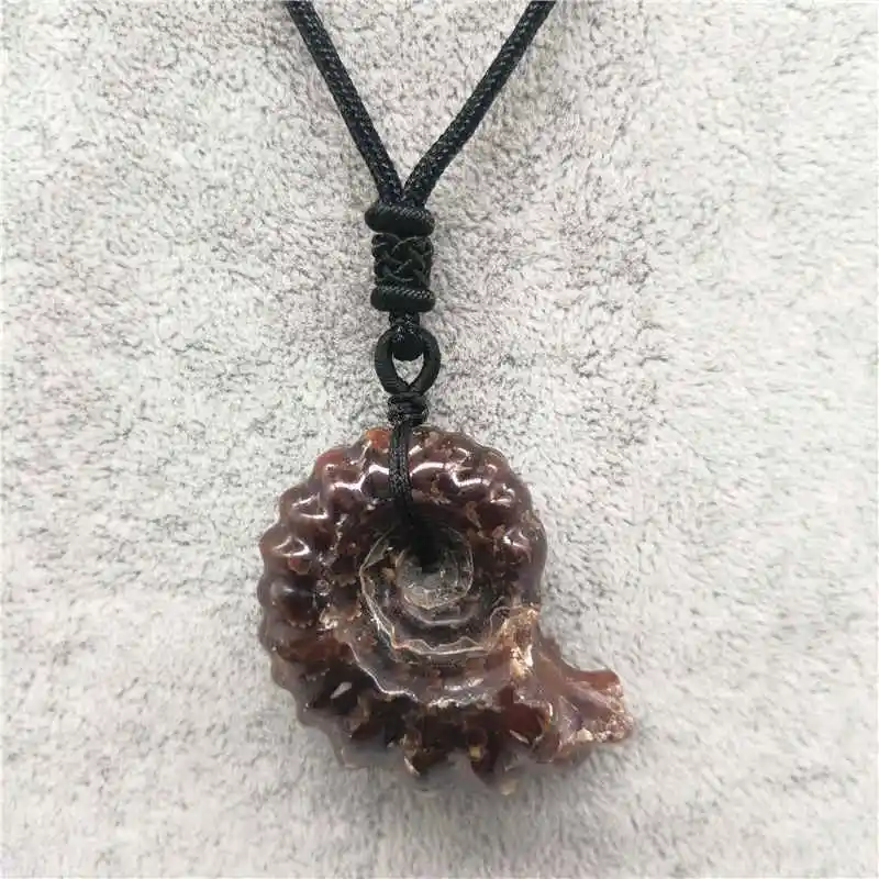 Natural stone pendant pendulum Spot color screw Jurassic snail pendants Green twine chakra pendule suspension image_0