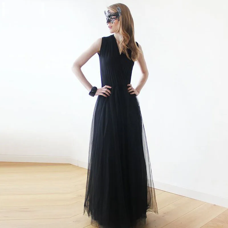 

Eightree Mysterious Masquerade Evening Dress Black Elegant V-neck Prom Dress Simple Design Soft Material Custom Made Party Dress