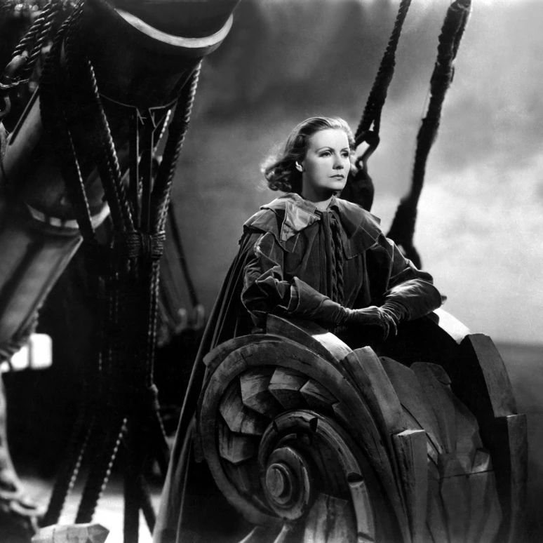 Queen Christina Greta Garbo 1933 Photo Print (14 x 11)