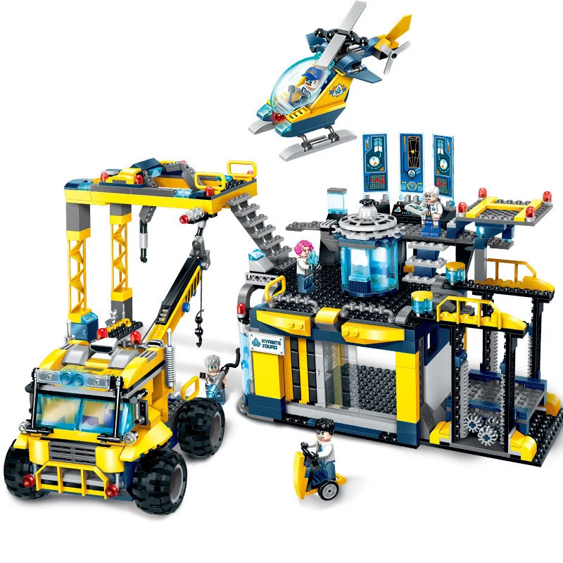 

753pcs Children's educational building blocks toy Compatible Legoing city Engineering car spar team Alpha exploration base Brick