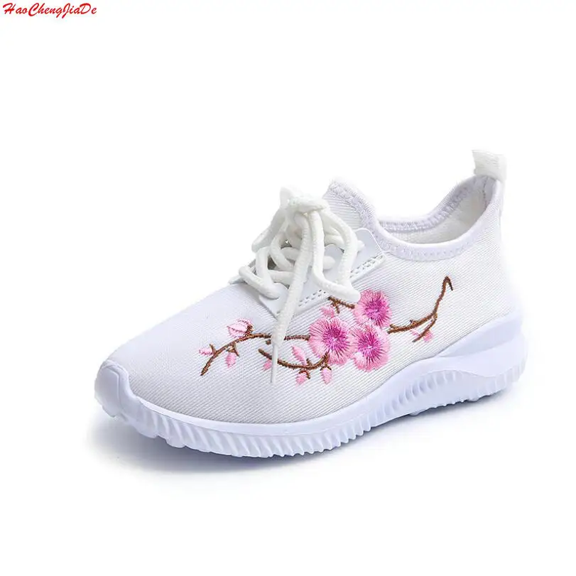 Обувь для детей 2018 Новая мода девушки кроссовки цветочной вышивкой спортивные кроссовки детские ультра-Легкая удобная обувь