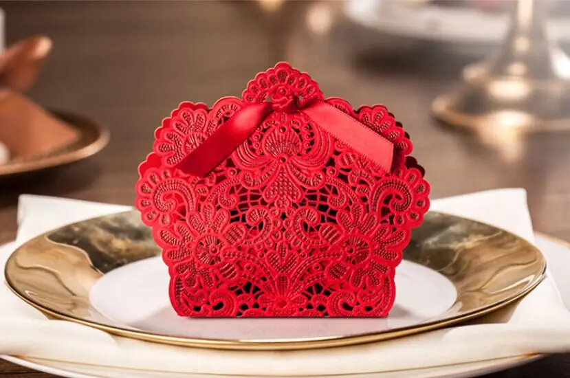

Amazing Quality Laser Cut Candy Box For Wedding Or Party Red / Gold / White 95*75*28mm With Ribbon