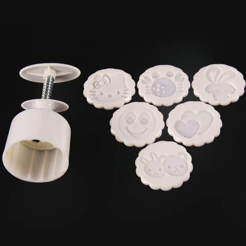 AMW 75g Cartoon Animal Heart Moon Cake Mold Hand Press Plastic Fondant Plunger Cutter Bakery Tools