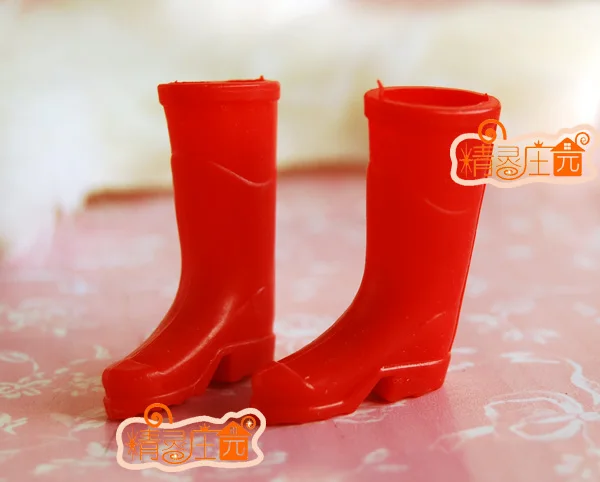 Mini dollhouse One of the mini furniture accessories on the rain boots gardener shoes good work